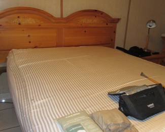 Melanie king size bed