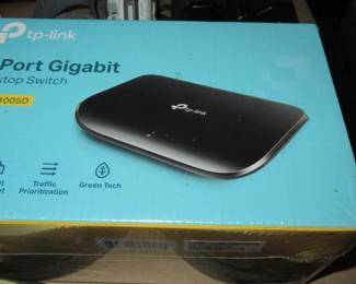 Melanie 5 port gigabit switch