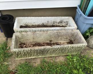 Pair of heavy cement planters 