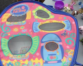 Littlest pet shop 