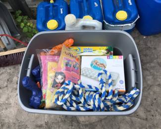 Pool items including floats, glasses & water guns