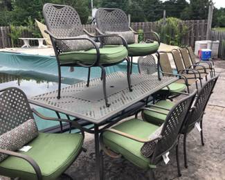 Patio set, includes 6 chairs w/cushions 