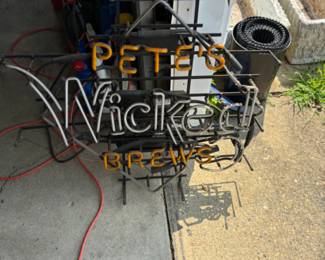 Pete’s wicked brew, neon sign 