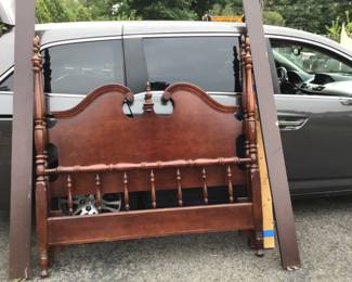 Full size 4 poster bed 