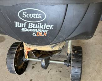 Scotts Turf Builder EdgeGurro