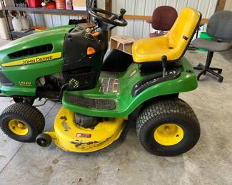John Deer LA120 riding lawn mower