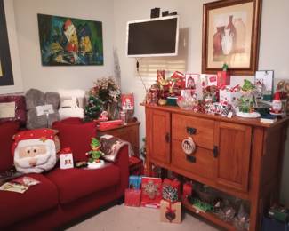 Christmas in July!!!! Lots of beautiful Christmas decorations.