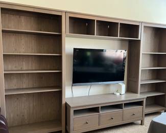 Entertainment Unit 4-piece
