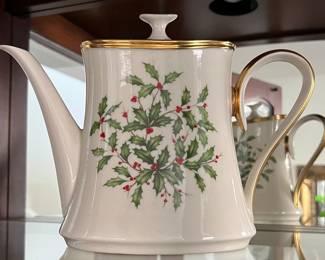 Lenox Tea/Coffee Pot