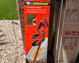 Black & Decker Cordless Hedge Trimmer