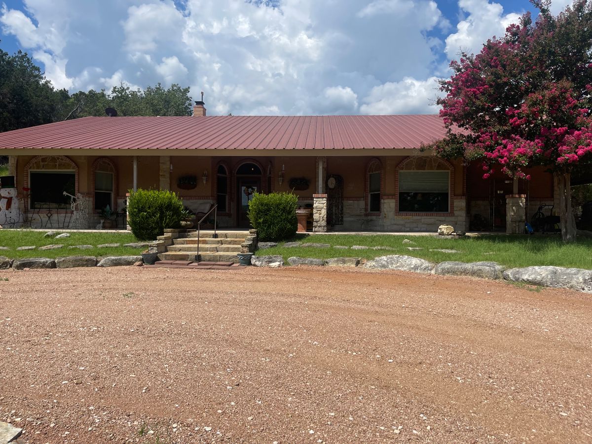 Simply Estate Sale in Kerrville, TX starts on 7/13/2024