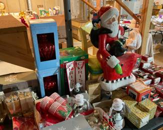 LOTS OF HOLIDAYS DECOR