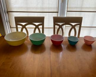 A VERY NICE SET.  VERY GOOD CONDITION PRYEX SET 