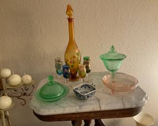 VINTAGE GLASS COLLECTIBLES 