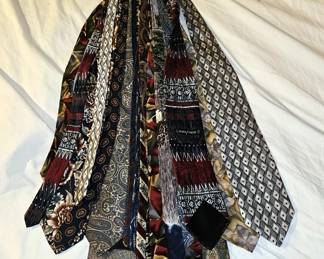 Men's Neck Tie Assortment, Various Styles And Colors, Qty 19