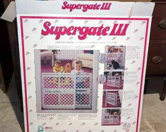 Supergate III 26" Deluxe Gate, Adjusts From 26" To 42" Wide