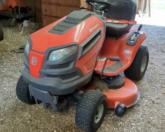 Husqvarna Riding Lawn Mower With 46" Deck, Model yth-22V46, Hours Showing On Gauge 157.2, Powers Up