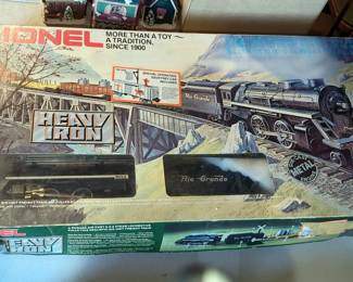 Lionel Heavy Iron Die Cast 2-4-2 Steam Locomotive 6 Unit Freight Train Set, In Original Box