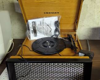 Crosley Victory Turntable With Built In Speaker, Model CR6031A, Including Instruction Manual And Original Box, Powers On