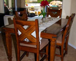 Beautiful wooden dining table and chairs(x4)