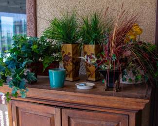 Assortment of display planters 