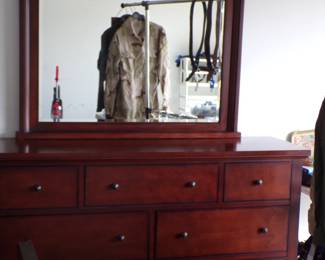 Aspenhome Dresser With Mirror