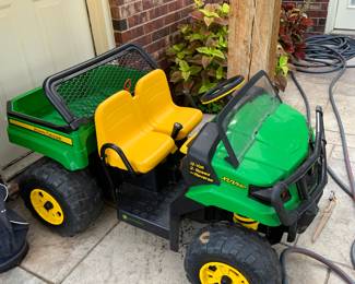John Deere kids Gator 12v vehicle