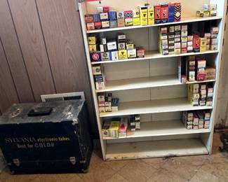 VINTAGE GENERAL ELECTRIC ELECTRONIC CABINET & TUBES