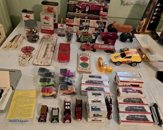 PREDICTA CAR MODELS, PHILCO 1966 MUSTANG RADIO, MISC. TOYS & ADVERTISING