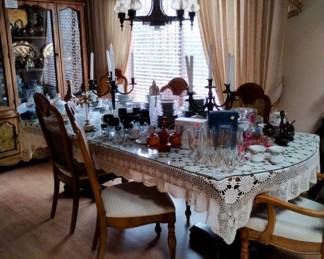 dining room table chairs