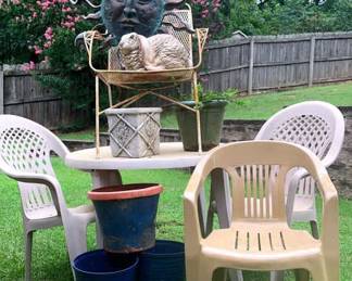 Outdoor Furniture and Patio Decor