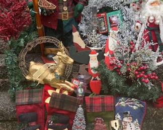 Santas and Decor