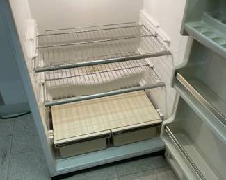 Kenmore 12 cubit feet refrigerator