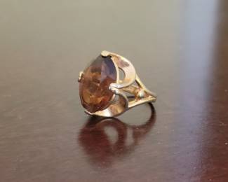 Gold Ring with stone 
