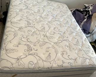 Serta Formosa Queen size Mattress $250 mattress covers were kept on mattress