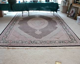 Beautiful Room Size Oriental Rug