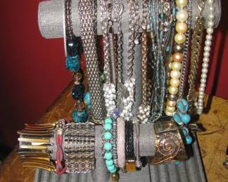 Jewelry includes Lia Sophia, RFM, Avanti, Trifari, Napier