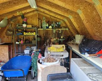 Potting and gardening items