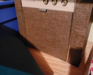 More stereo equipment 