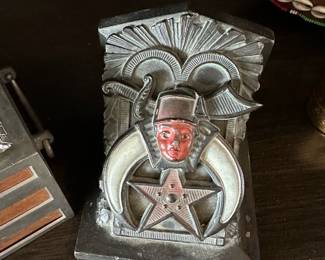 1922 RONSON Masonic Freemason Cast Iron Bookend