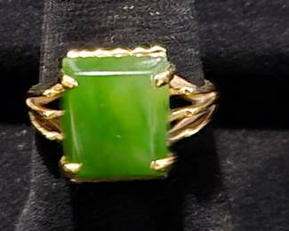 14K and Jade Gold Ring