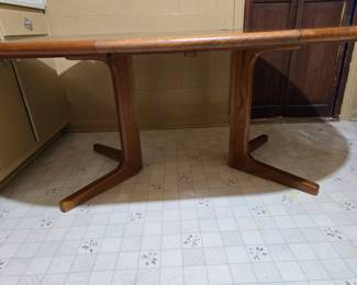 Mid Century Modern Teak Table has 3 chairs (need repair) shown with leaf insert