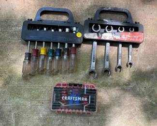 LOT OF CRAFTSMAN TOOLS