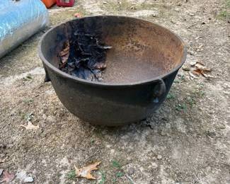 CAST IRON CAULDRON