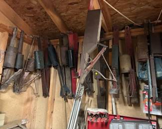 LARGE LOT OF VINTAGE PEA PLANTERS