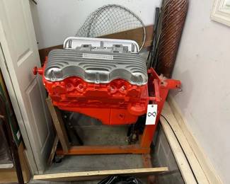 OFFENHAUSER CHEVROLET ENGINE AND STAND