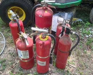 LOT OF FIRE EXTINGUISHERS