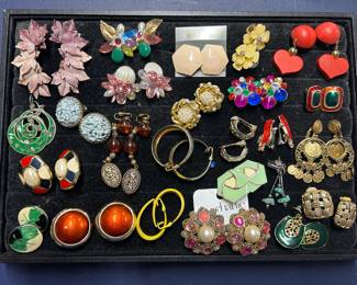 Beautiful Vintage Jewelry: earrings, necklaces, rings, bracelets, cameos, sets and more!