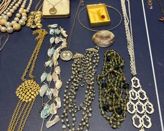 Beautiful Vintage Jewelry: earrings, necklaces, rings, bracelets, cameos, sets and more!