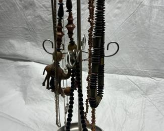 Beautiful Vintage Jewelry: earrings, necklaces, rings, bracelets, cameos, sets and more!
